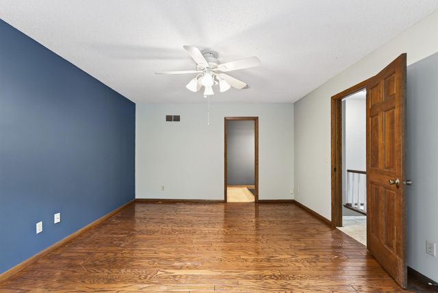113 E 135th Street, Burnsville, MN 55337