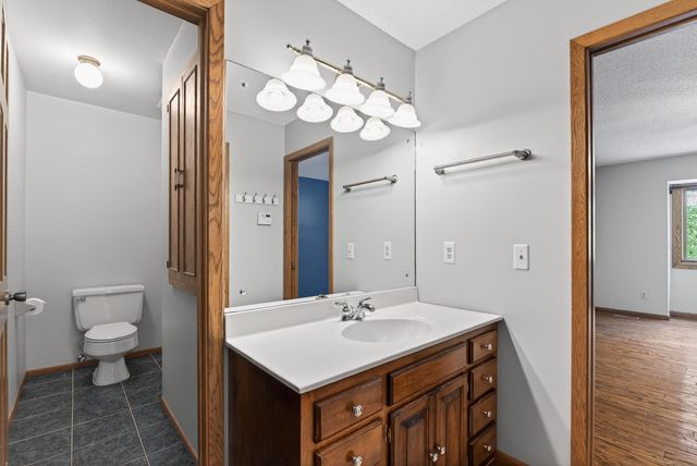113 E 135th Street, Burnsville, MN 55337