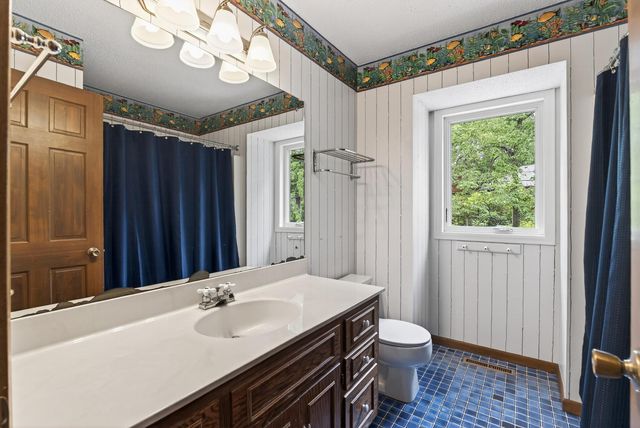 113 E 135th Street, Burnsville, MN 55337