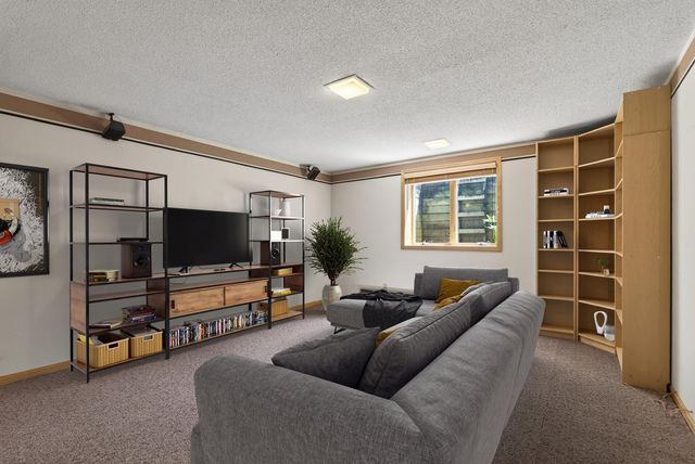 113 E 135th Street, Burnsville, MN 55337