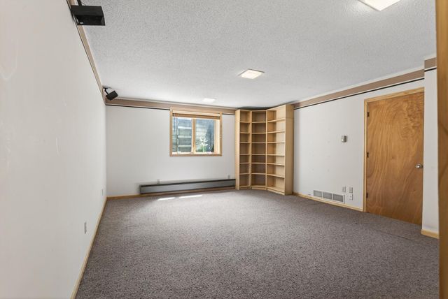 113 E 135th Street, Burnsville, MN 55337
