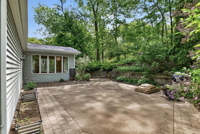 113 E 135th Street, Burnsville, MN 55337
