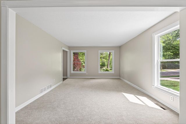 113 E 135th Street, Burnsville, MN 55337
