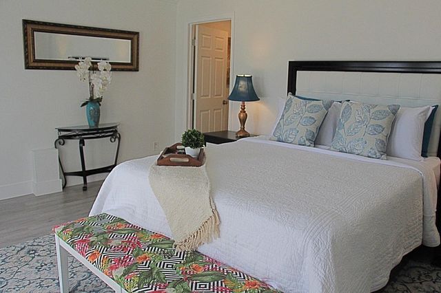 2077 Carambola Road, West Palm Beach, FL 33406