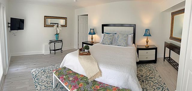 2077 Carambola Road, West Palm Beach, FL 33406