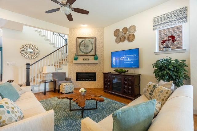 1016 Peacock Boulevard, Carrollton, TX 75007