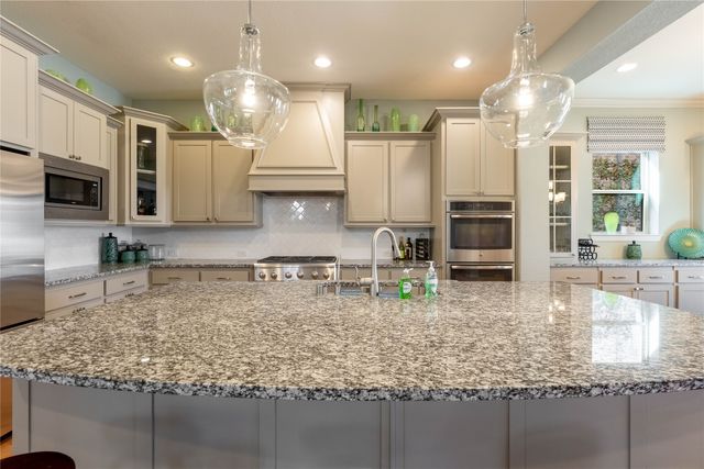 1016 Peacock Boulevard, Carrollton, TX 75007