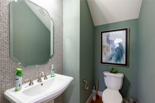 1016 Peacock Boulevard, Carrollton, TX 75007