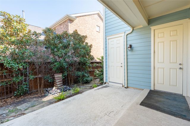 1016 Peacock Boulevard, Carrollton, TX 75007