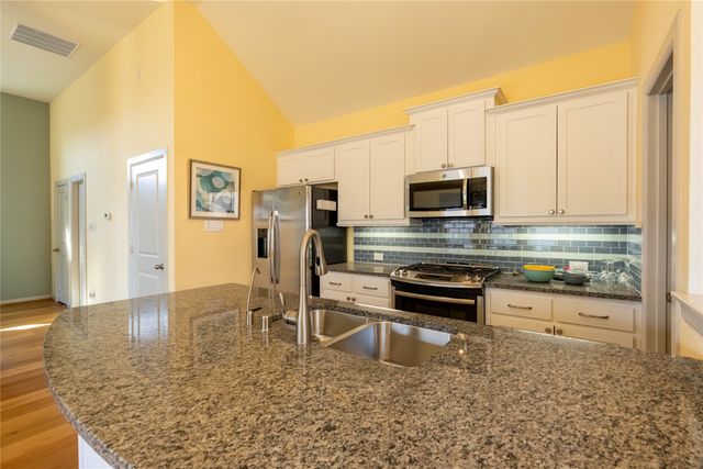 1016 Peacock Boulevard, Carrollton, TX 75007