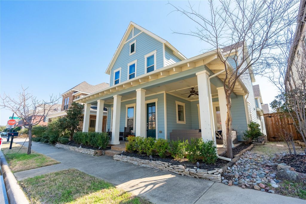 1016 Peacock Boulevard, Carrollton, TX 75007