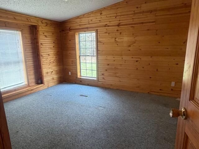 6136 S Poplar Avenue, Newaygo, MI 49337