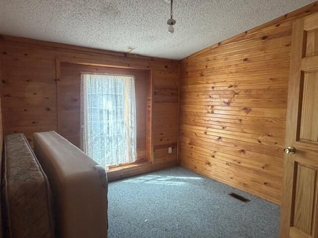 6136 S Poplar Avenue, Newaygo, MI 49337
