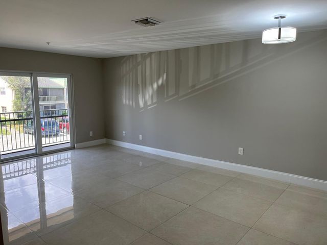 4119 NW 88th Avenue, Coral Springs, FL 33065