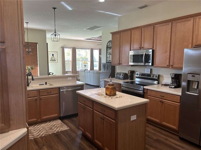 357 24th Avenue SW, Vero Beach, FL 32962