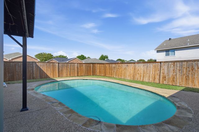 9856 Parkmere Drive, Fort Worth, TX 76108