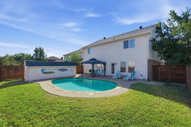9856 Parkmere Drive, Fort Worth, TX 76108