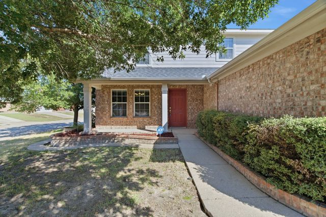 9856 Parkmere Drive, Fort Worth, TX 76108
