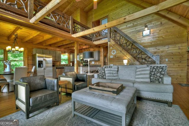 181 Ridge Circle, Blue Ridge, GA 30513