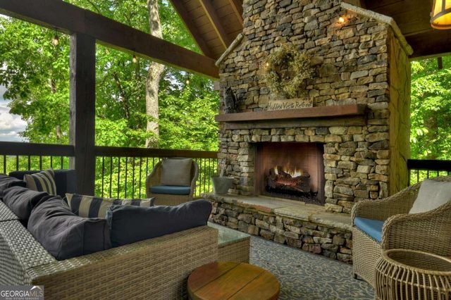 181 Ridge Circle, Blue Ridge, GA 30513