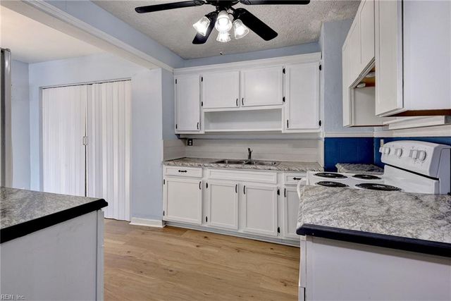 11 Thornrose AVE, Hampton, VA 23669