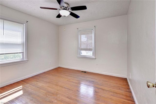 11 Thornrose AVE, Hampton, VA 23669