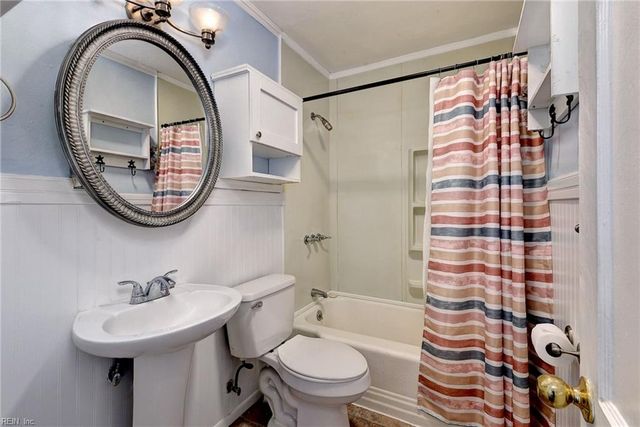 11 Thornrose AVE, Hampton, VA 23669