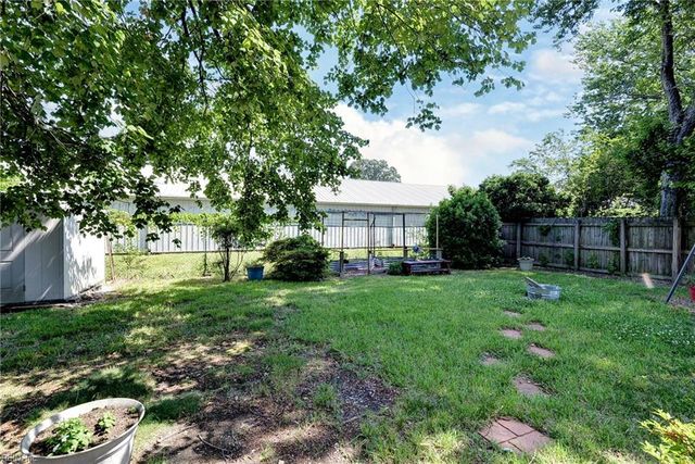11 Thornrose AVE, Hampton, VA 23669