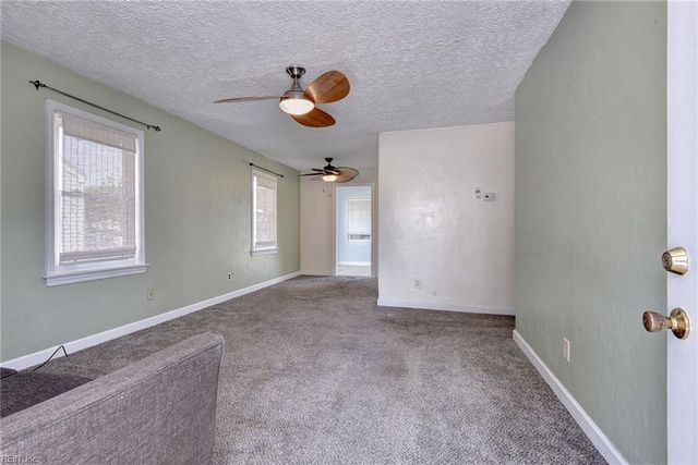 11 Thornrose AVE, Hampton, VA 23669