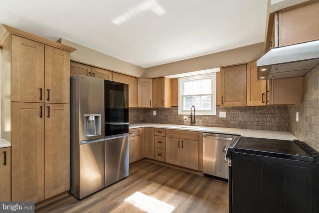 1105 BRENTWOOD AVE, Bethlehem, PA 18017