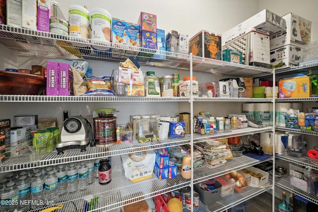 29 TRADESMAN Lane, St. Johns, FL 32259