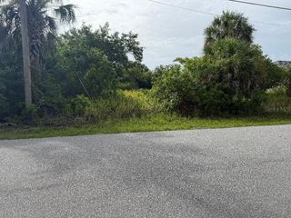 458 LOMOND DRIVE, Port Charlotte, FL 33953