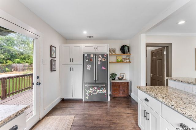 101 Charles Rd, Terrell Hills, TX 78209