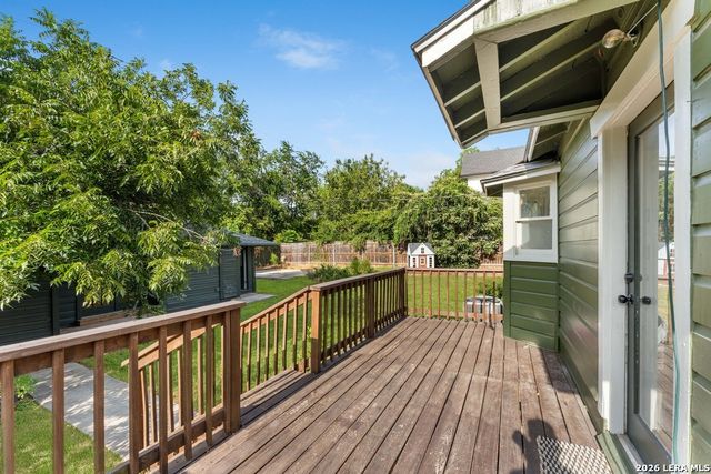 101 Charles Rd, Terrell Hills, TX 78209