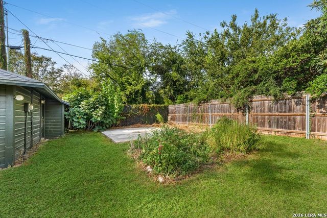 101 Charles Rd, Terrell Hills, TX 78209