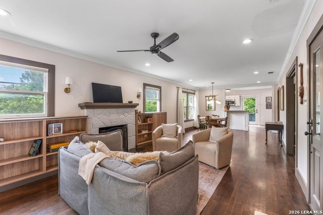 101 Charles Rd, Terrell Hills, TX 78209