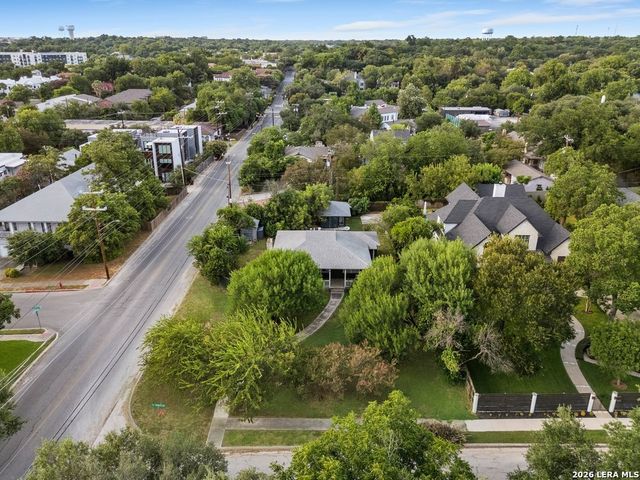 101 Charles Rd, Terrell Hills, TX 78209
