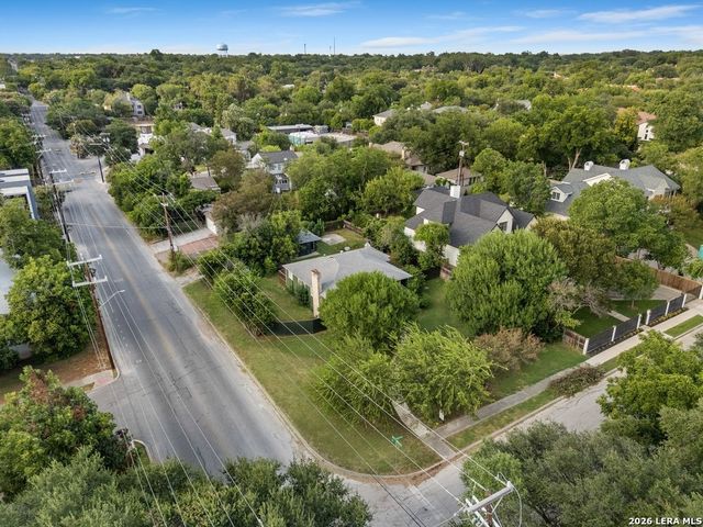 101 Charles Rd, Terrell Hills, TX 78209