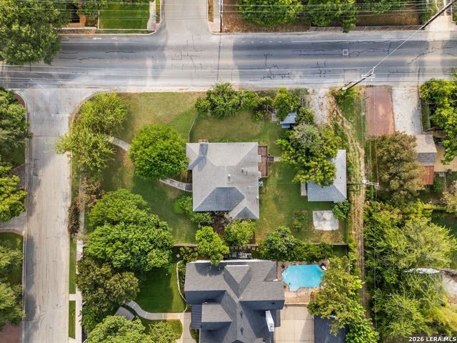 101 Charles Rd, Terrell Hills, TX 78209