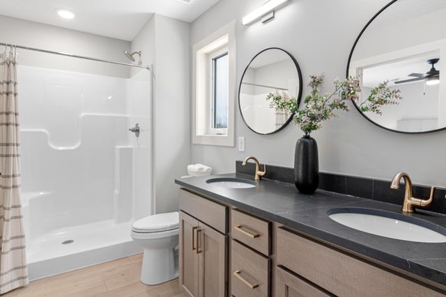 31692 Madison Road, Lindstrom, MN 55045