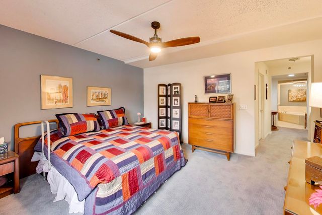 710 Creekside Drive 104A, Mount Prospect, IL 60056