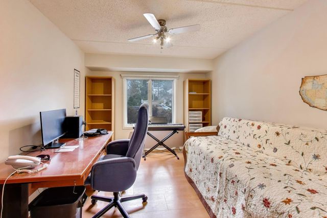 710 Creekside Drive 104A, Mount Prospect, IL 60056