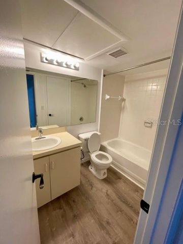 315 LAKEPOINTE DRIVE 302, Altamonte Springs, FL 32701