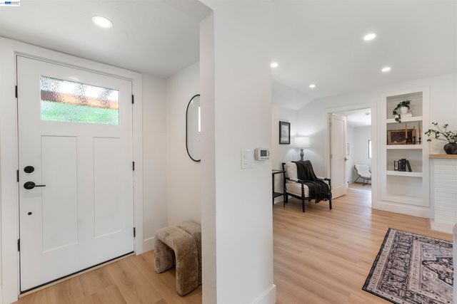 2824 Cowell Rd., Concord, CA 94518