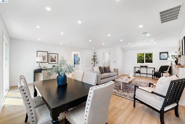 2824 Cowell Rd., Concord, CA 94518