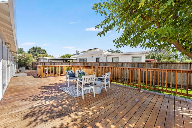 2824 Cowell Rd., Concord, CA 94518
