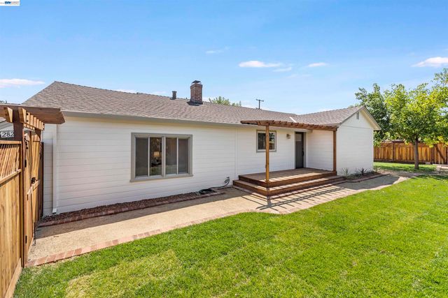 2824 Cowell Rd., Concord, CA 94518