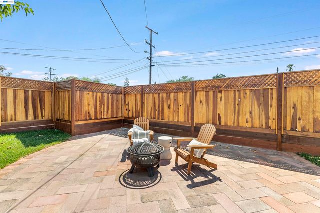 2824 Cowell Rd., Concord, CA 94518