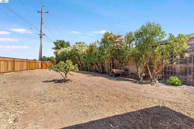 2824 Cowell Rd., Concord, CA 94518