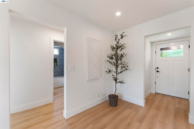2824 Cowell Rd., Concord, CA 94518